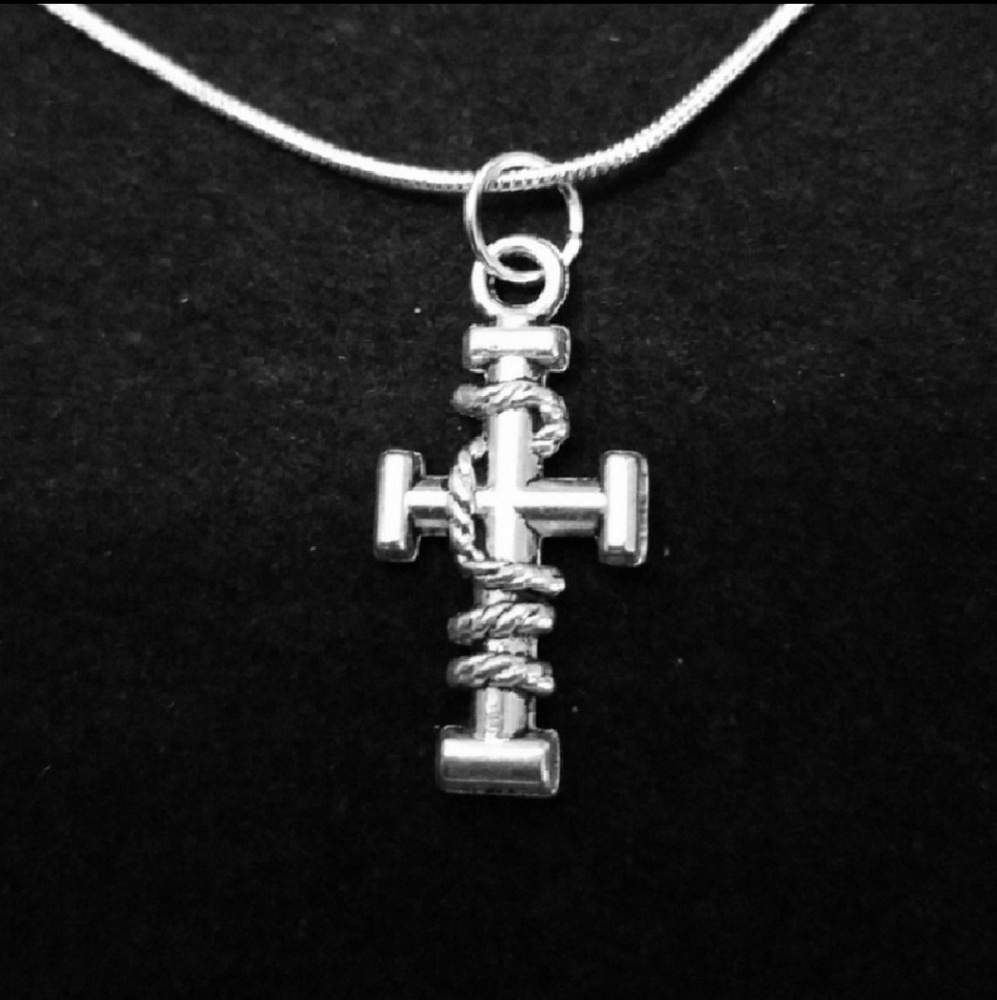 Men's Rugged Cross 20" /.925 Sterling Silver Chain